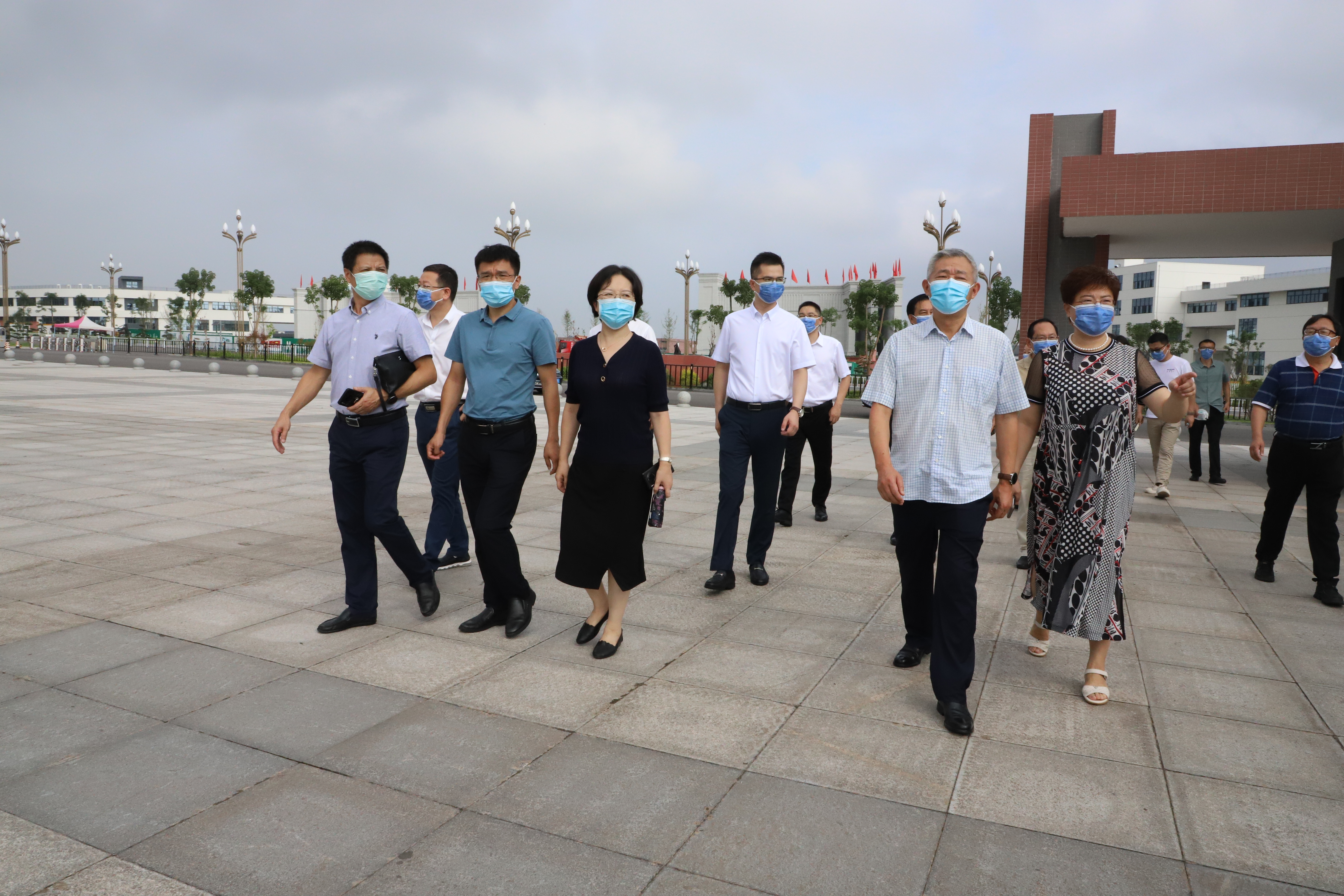 瀘州市委常委、宣傳部部長劉云率隊調研瀘州醫療器械職業學院   