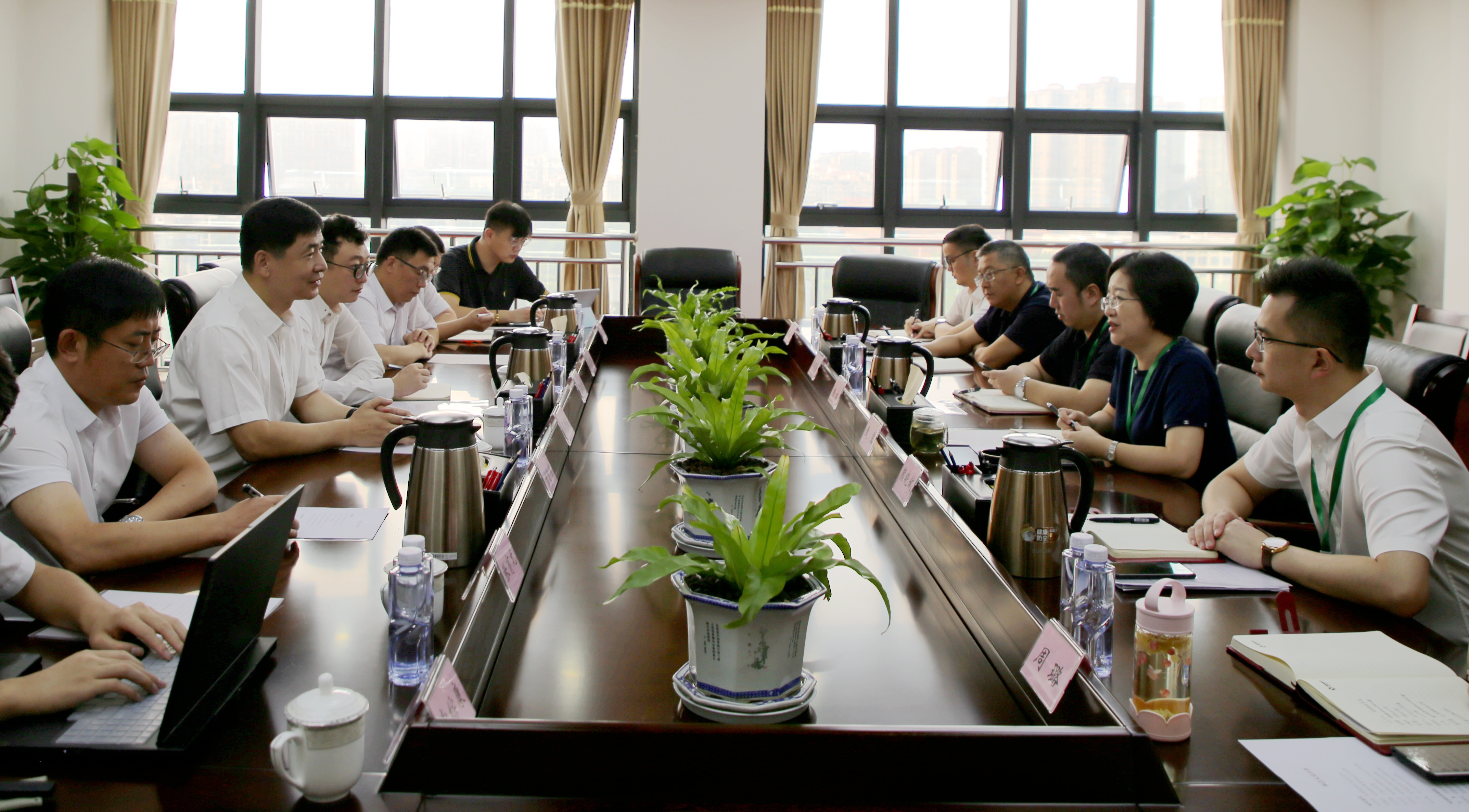 威高集團 西南醫投集團召開合作交流座談會