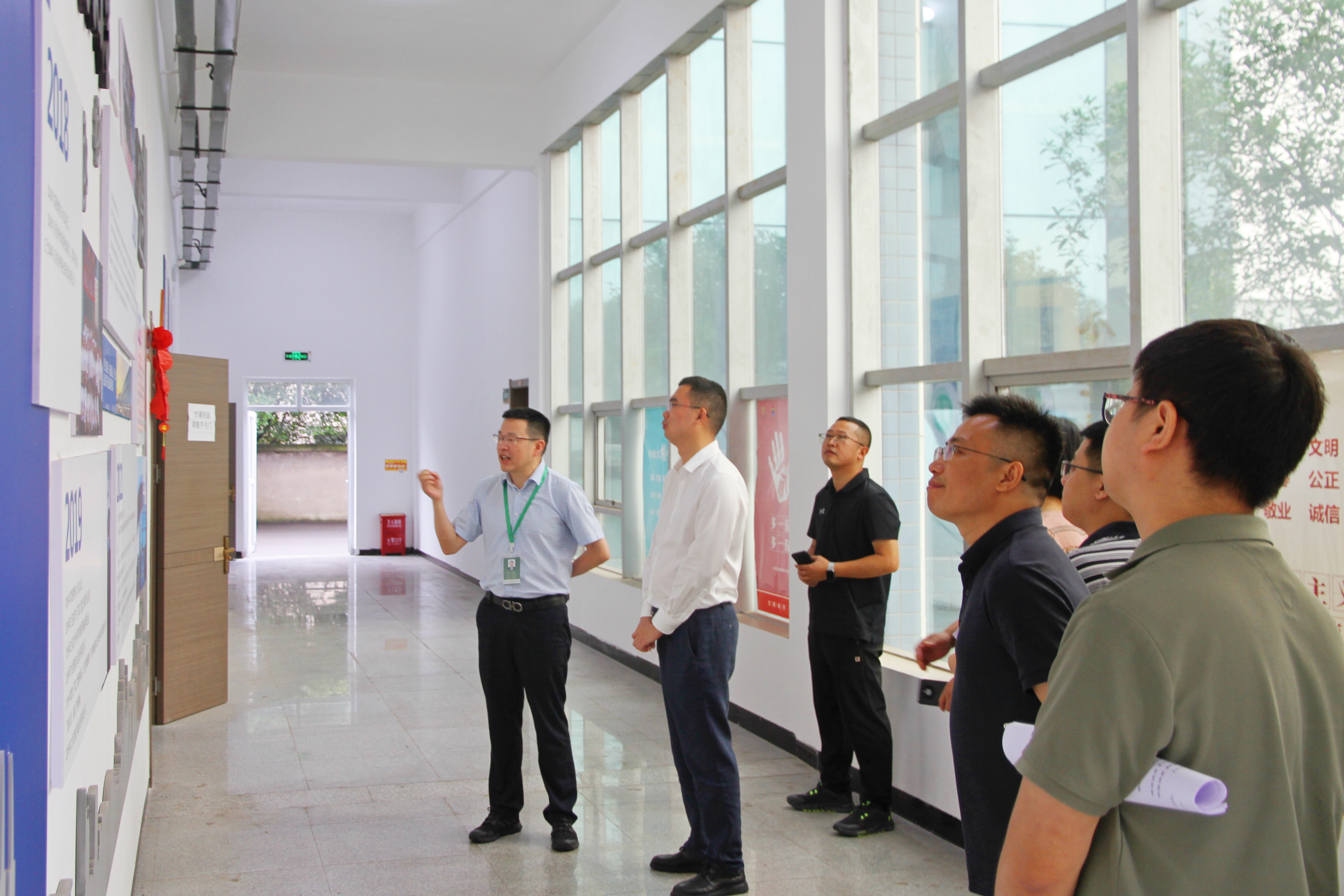 龍馬潭區(qū)委常委、組織部部長(zhǎng)汪世平率隊(duì)考察調(diào)研市醫(yī)藥公司